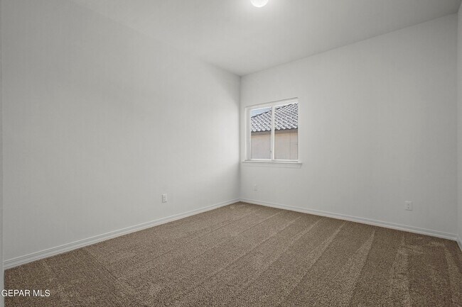 Building Photo - 245 Hunstanton St