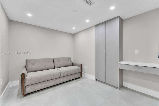 Building Photo - 19707 Turnberry Way