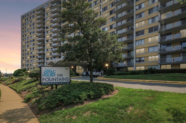 Building Photo - 301 N Beauregard St