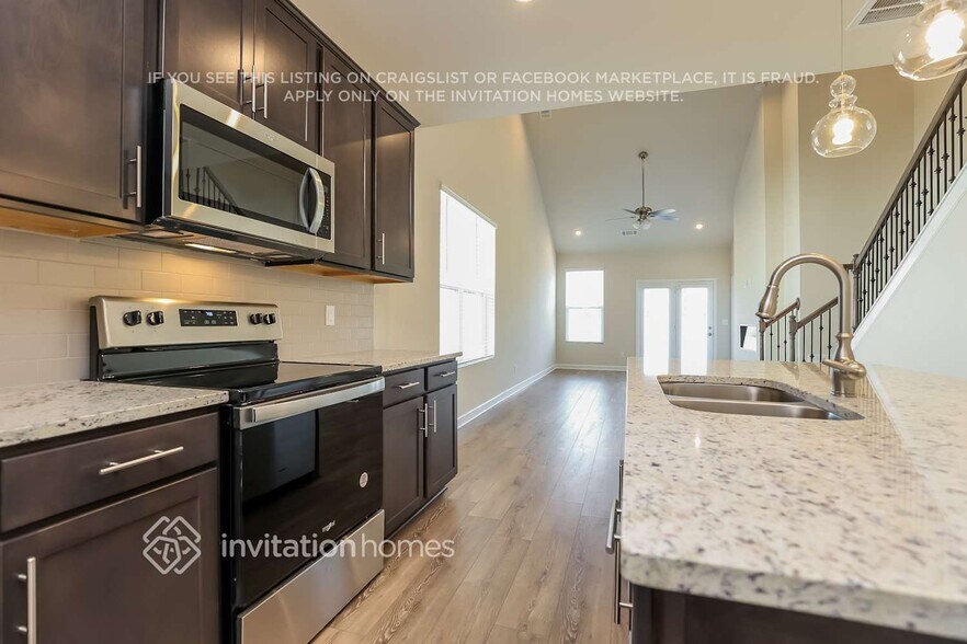 Building Photo - 121 Fister Dr