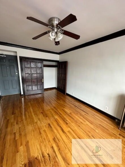 Building Photo - 846 W Montrose Ave
