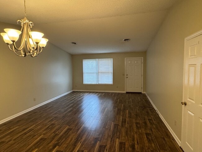 Building Photo - One level condo in Hunter Hills