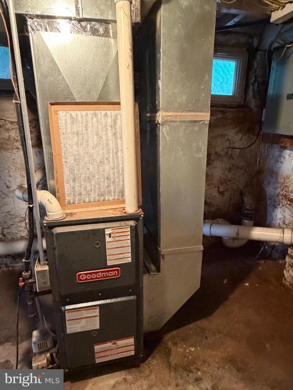 Building Photo - 2667 N Napa St