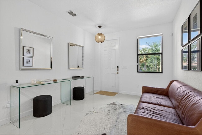 Building Photo - 4012 Devenshire Ct