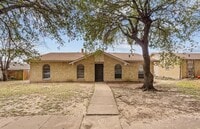 Building Photo - 2918 Pinewood Dr