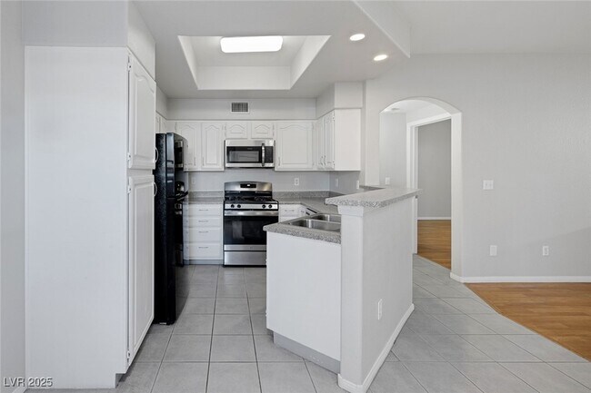 Building Photo - 3320 S Fort Apache Rd