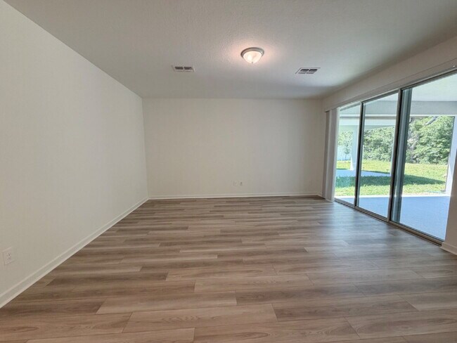 Building Photo - 3935 Big Sky Dr