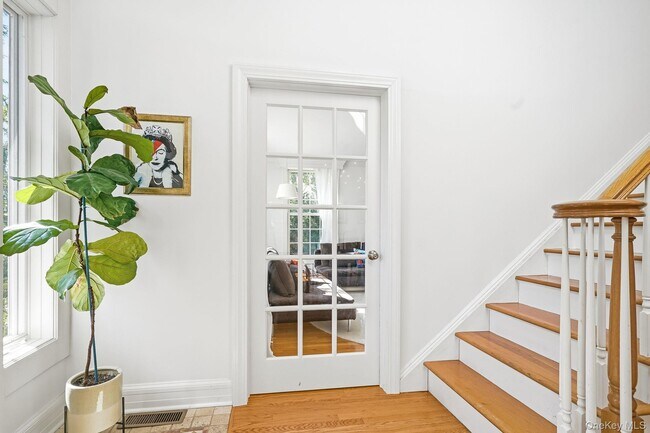 Building Photo - 60 Hillside Ln