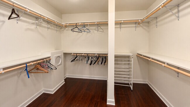 Building Photo - 541 Bridgestone Ct