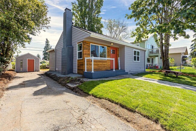 Building Photo - Great Location! 2bd, 1bath House in Tacoma!