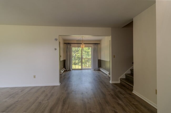 Building Photo - Price Improvement! Sweet Serene Silver Lake