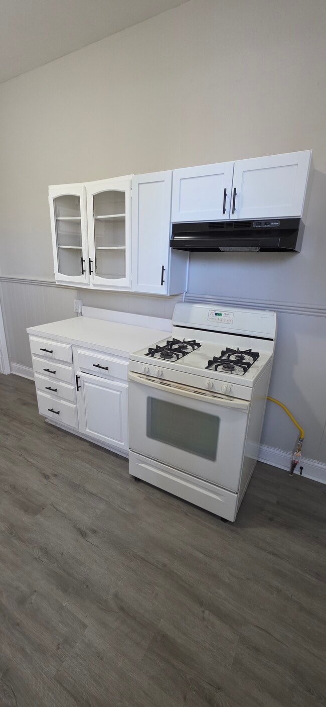 Building Photo - 1619 1/2 Division St-