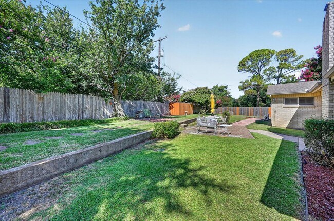 Building Photo - 1306 Pueblo Ct