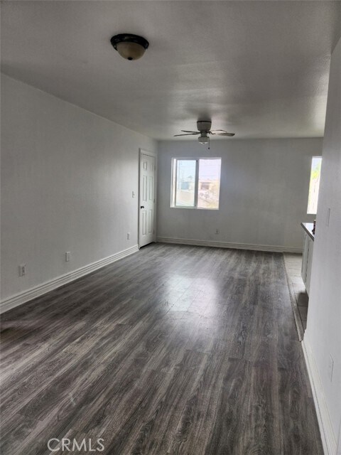 Building Photo - 406 56th St