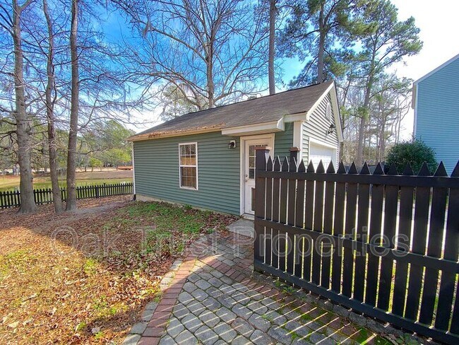 Building Photo - 8968 N Red Maple Cir