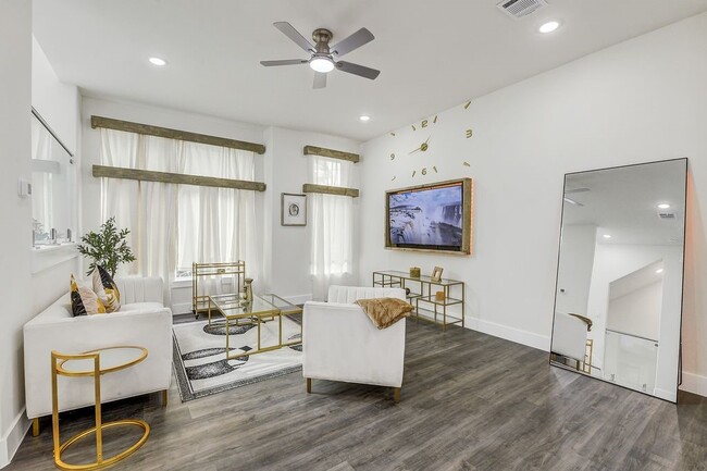 Building Photo - 6719 St Augustine St