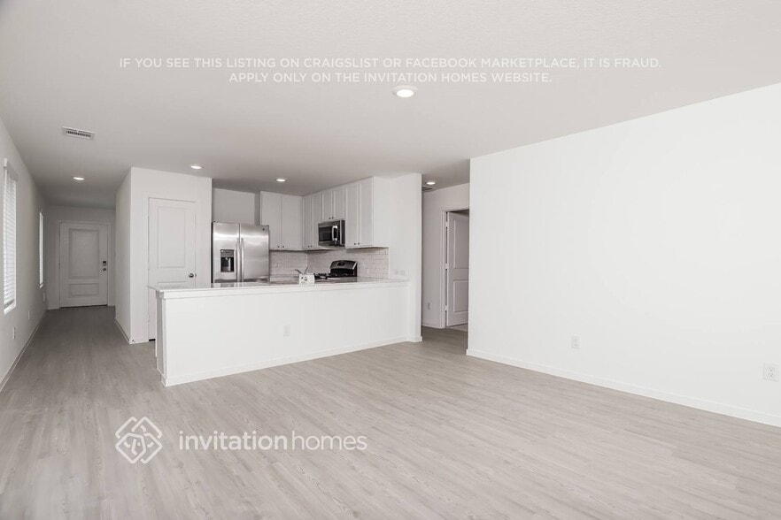 Building Photo - 3225 Roslyn Grist