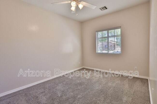 Building Photo - 9134 W Virginia Ave