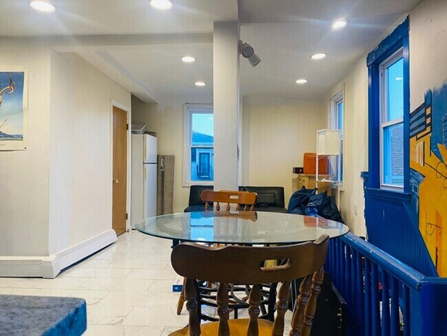 Building Photo - Newly renovated 1-Bd Cambridge - Great Deal