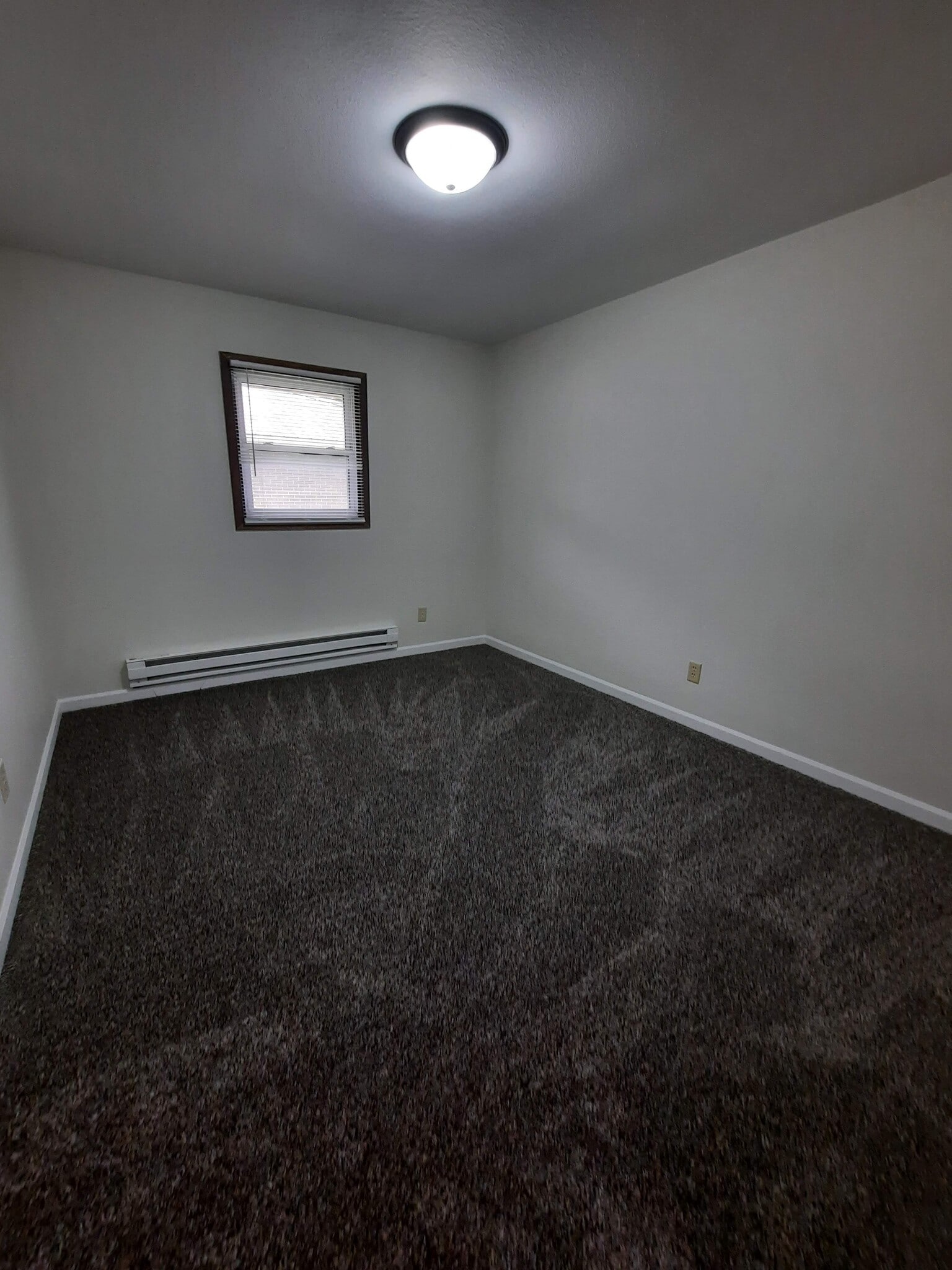 Building Photo - 3135 Runway Ave