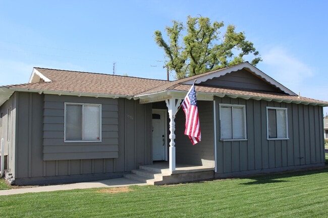 Building Photo - 1996 N 11th Ave