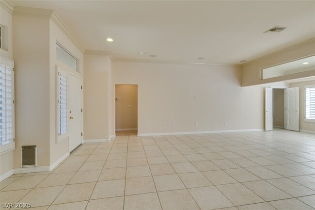 Building Photo - 10041 Woodhouse Dr