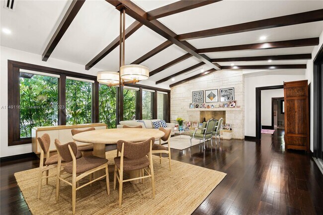 Building Photo - 2 SW 24th Rd