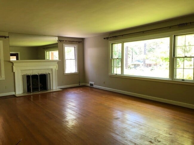 Building Photo - Auburn Southside Home Available!