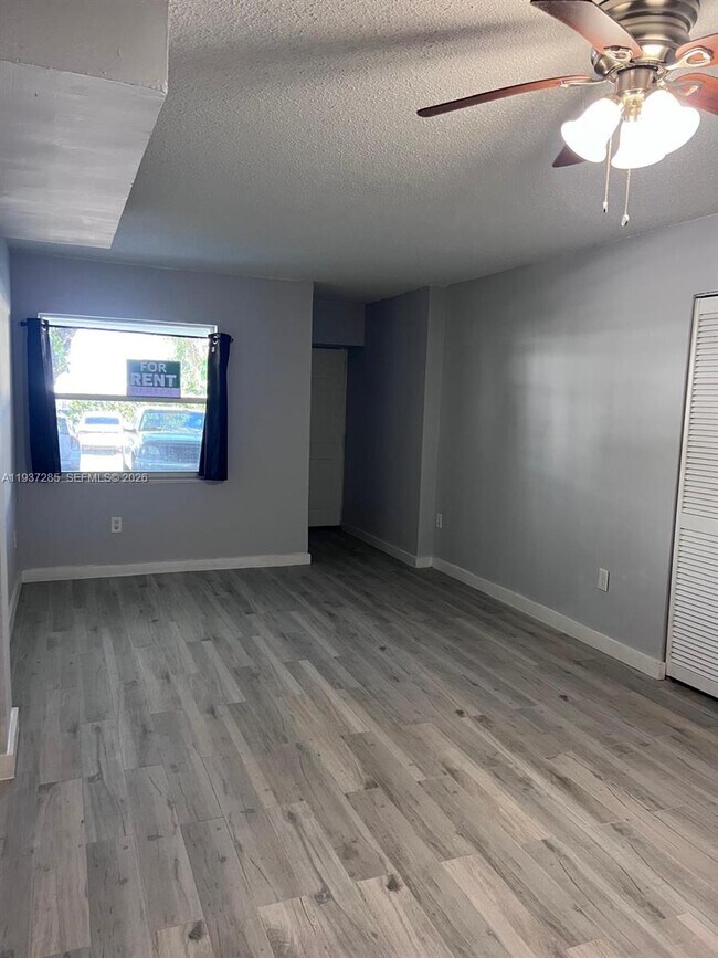 Building Photo - 7820 NE Bayshore Ct