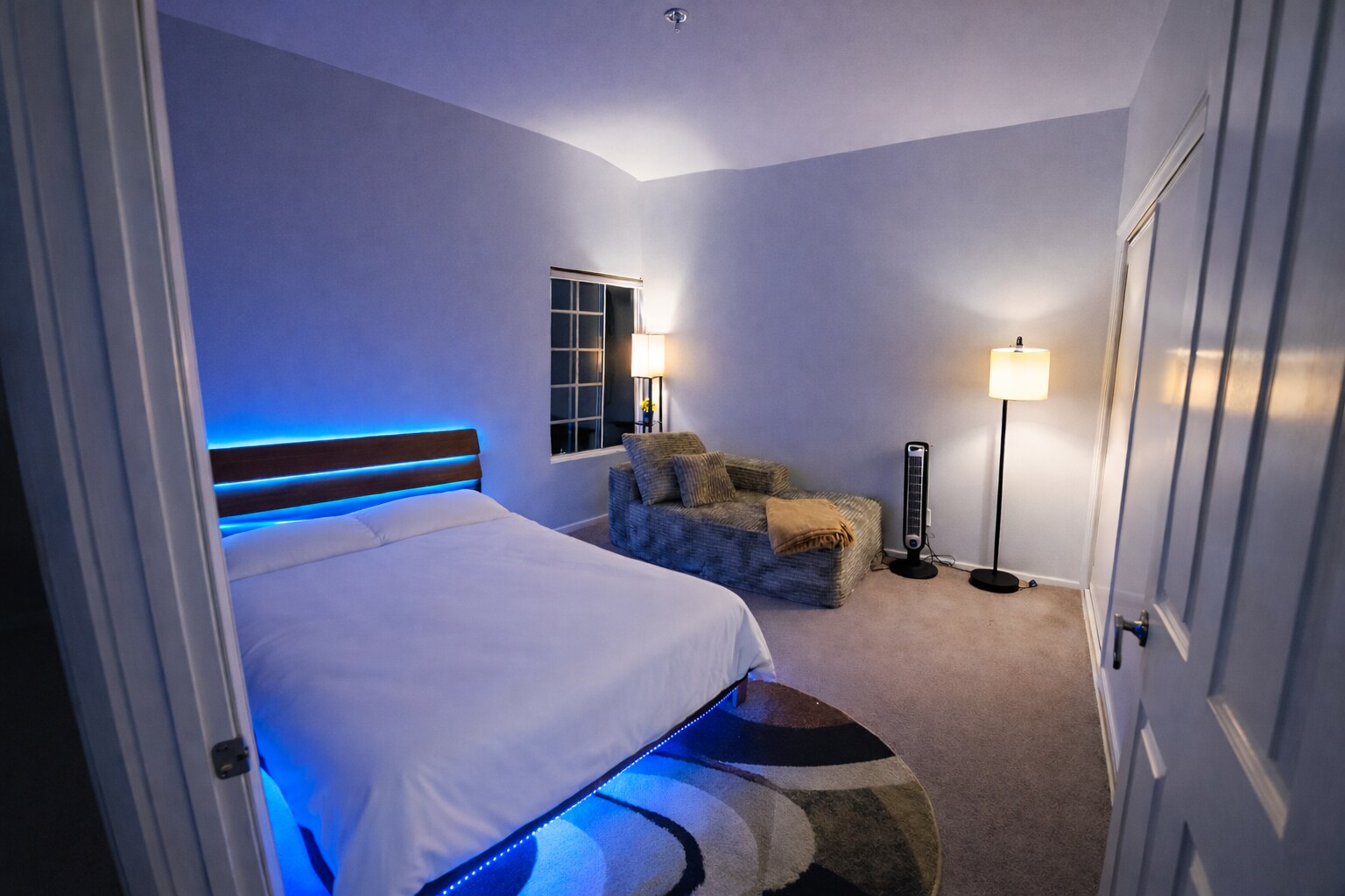 Building Photo - 4581 Warner Ave