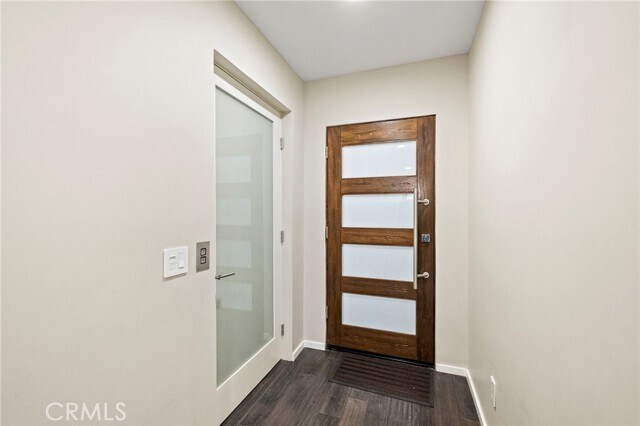 Building Photo - 346 Y
