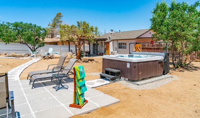 Building Photo - Fully Furnished Home in Yucca Valley