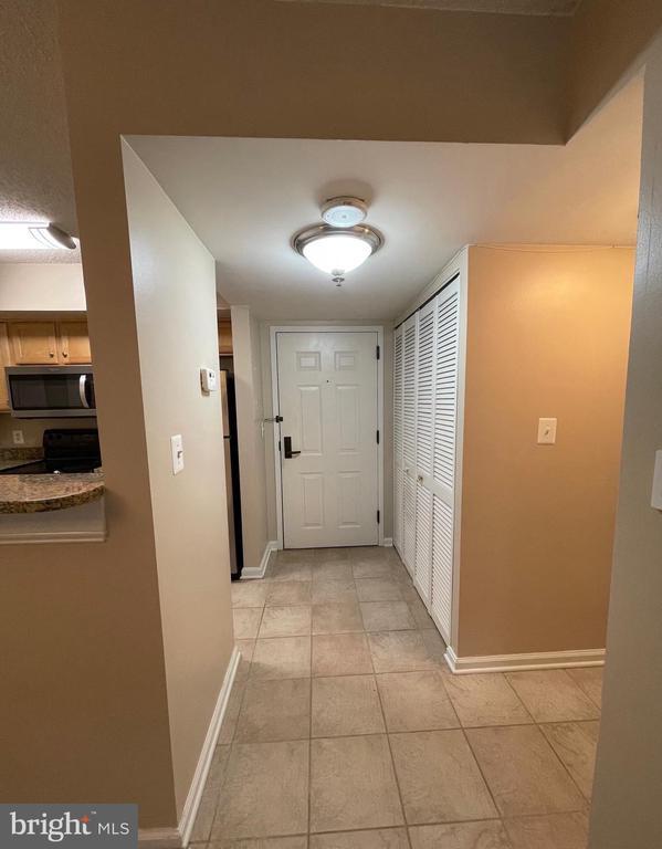 Building Photo - 1024 N Utah St