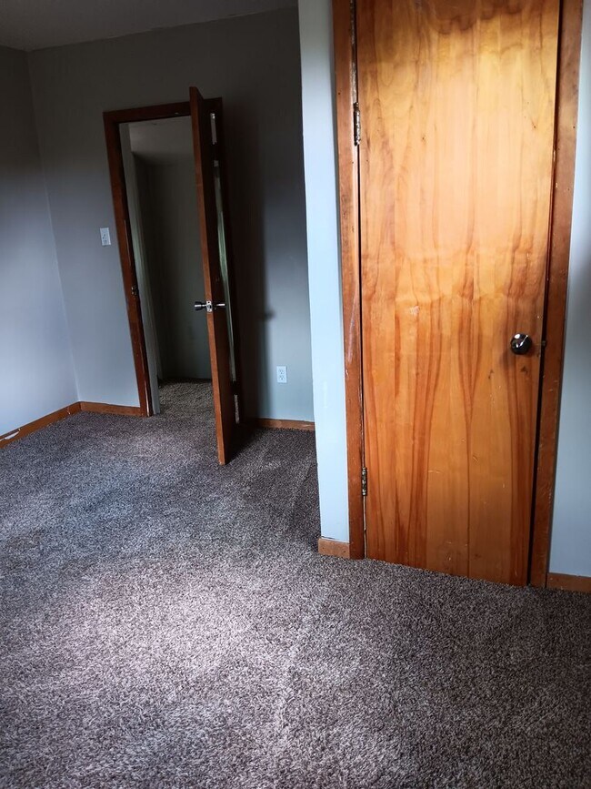 Building Photo - 3 Bed House in La Grande