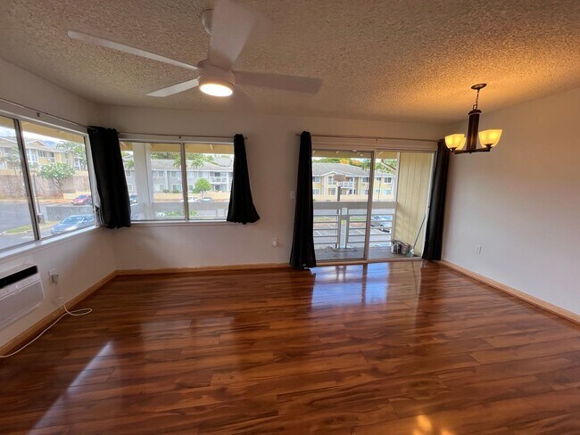 Building Photo - 2 Bedroom / 2 bath, 759 Sq Ft. unit with 2...