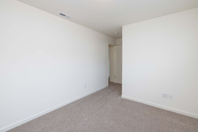 Building Photo - 4 Bedroom Home Piedmont School District - ...