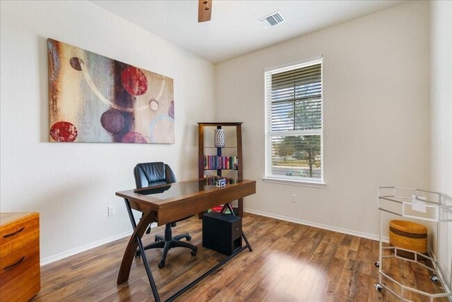Building Photo - 2208 Cliffbrake Wy
