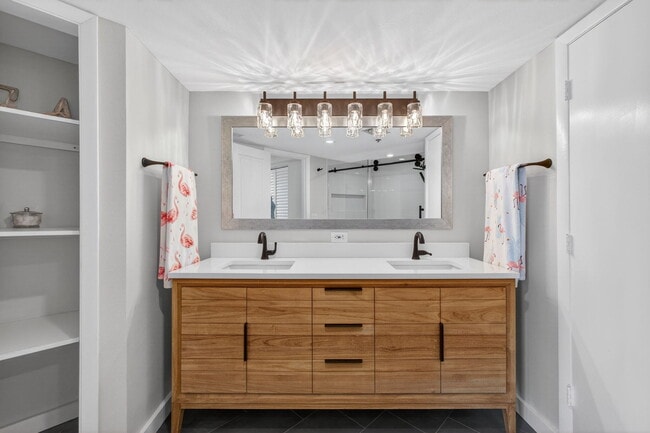 Building Photo - 3150 N Hwy A1A