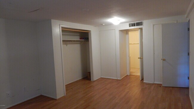 Building Photo - 335 E Solana Dr