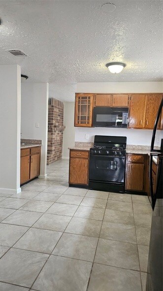 Building Photo - 2610 Strait Ln