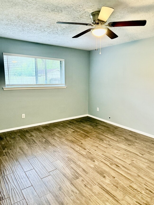 Building Photo - 717 Blue Ridge Dr