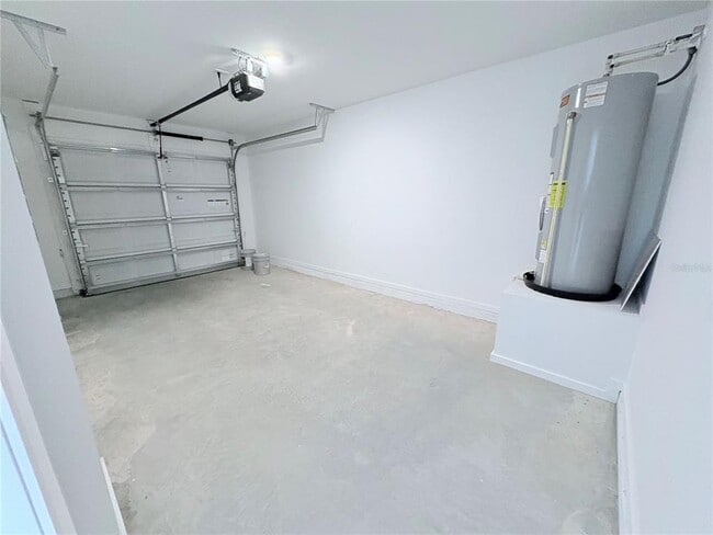 Building Photo - 886 Lynx St