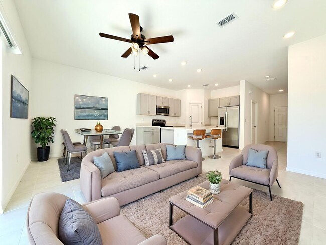 Building Photo - Designed for the way you live! 3Bedrooms/2.5Bath Edgewater Townhome