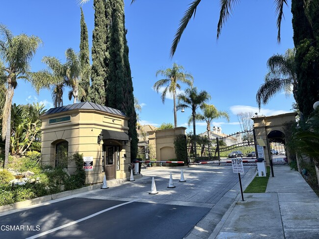 Building Photo - 4328 Park Verdi