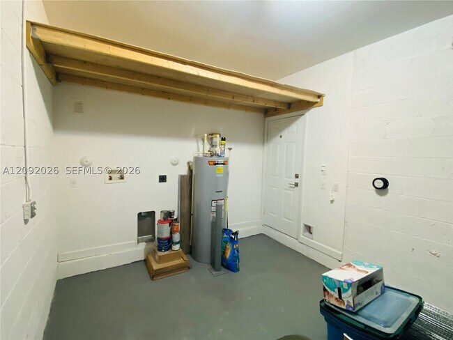 Building Photo - 3556 NW 29th Ct