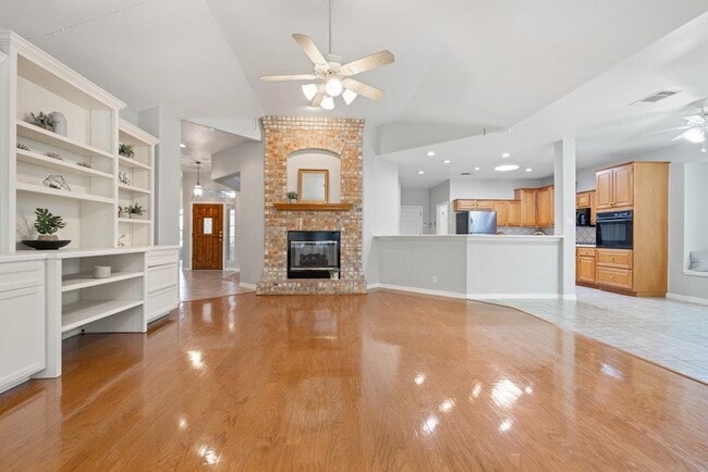 Building Photo - 10117 Coleus Cove