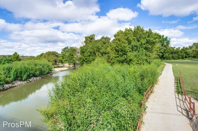 Building Photo - 1 br, 1 bath House - 7525 Holly Hill Drive...