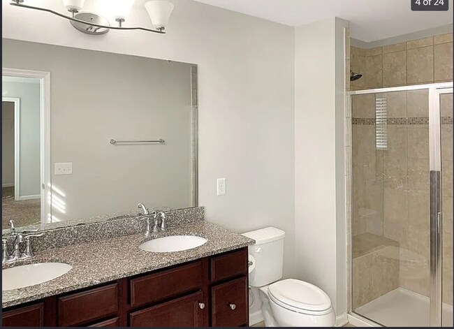 Building Photo - 8 Irvington Dr