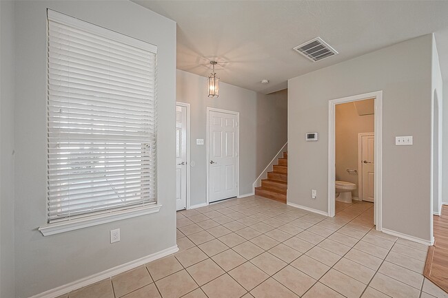 Building Photo - 2748 Maybrook Hollow Ln