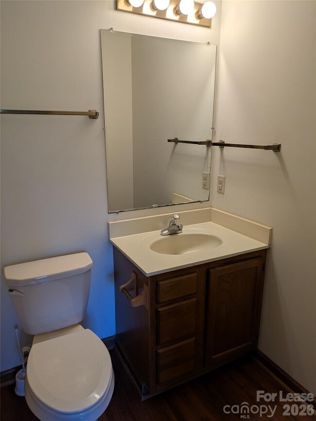 Building Photo - 119 Birdie Ct